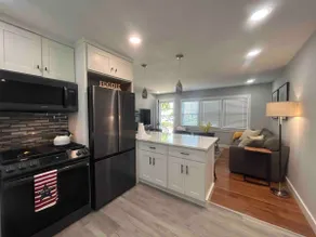 Freshly renovated 1 mile from Downtown Redbank - Image 5
