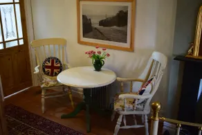 Lovely light sumptuous studio to relax in comfort - Image 5
