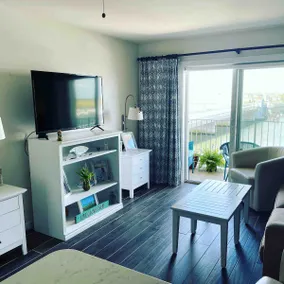Lovely 1 bedroom condo overlooking the bay - Image 3