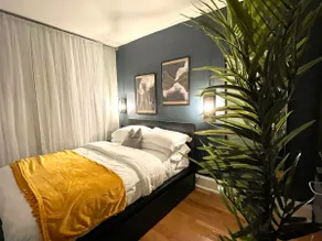 NYC Spacious 3BR • LGA/ JFK • 15 Mins To City - Image 3