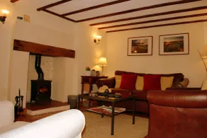 Hillocks Cottage, Kniveton - Image 3