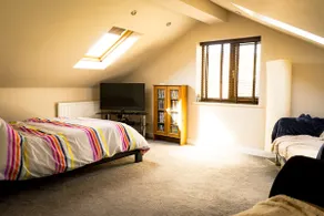 Self-contained apartment, rural setting - Image 2