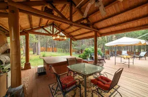 Cascade Basecamp, Fully Fenced/Hot Tub/Pet Friendly! - Image 3