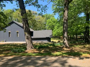 Contemporary Charm near Elvis Presley’s Birthplace - Image 4