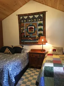 Lakeside Cottage Getaway - Image 5