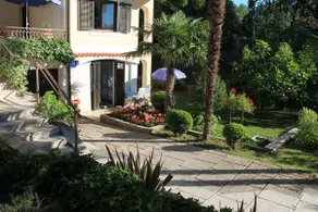 Appartment in a quiet garden - Image 5