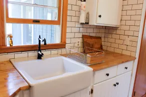 Bellwood Cottage 8-14min to all Roxbury Wed Venues - Image 3
