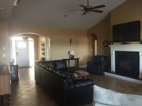 3 bedroom home/attached fully equipped in-lawsuit - Image 5