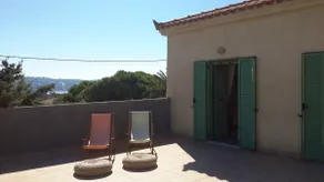 Spacious Villa with View 10 mins Walk to the Beach - Image 2