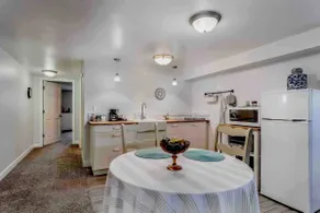 Quiet, Private, Comfy-The North Richland Q House - Image 5