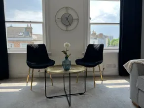 Azure Haven Stylish 1BR in Bournemouth Town Centre - Image 3
