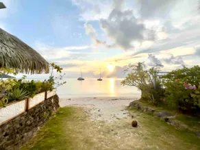 Meri Lodge Huahine XXThe Bee HouseXX - Image 2