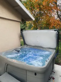 NEW BEAUTIFUL Classic Modern Brick House + Hot tub - Image 2