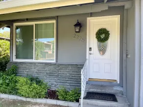 Modern & cozy Duplex. Newly remodeled - Image 3