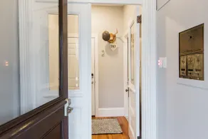Lancaster Charm Meets Modern Elegance- 3 Bedroom - Image 3