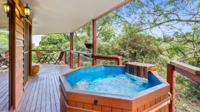 Tree Tops Luxury Studio - Image 2