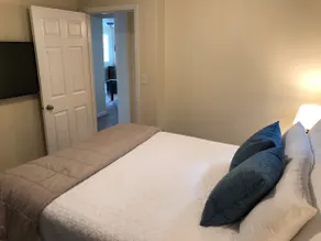 2 bed 1 bath Recently remodeled 6 guests - Image 3