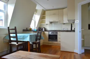 1 Bedroom Top Floor Apartment in Fulham - Image 2