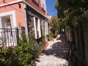 Ground floor-Traditional house. 2 min from the sea - Image 2
