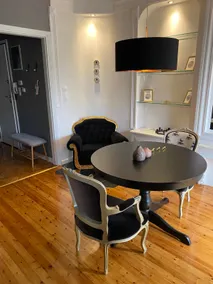 Astor’s Brilliant Home - Image 2