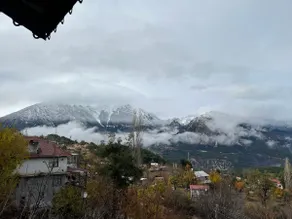 House with mountain views on Hisarçandır Şakayık Road - Image 2