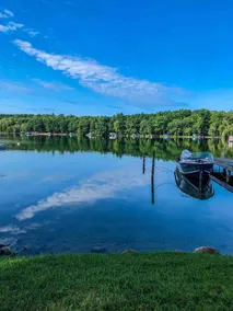 Dream Vacay: Clam Lake Cottage w Torch Lake Access - Image 4