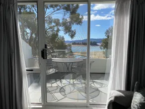 Alpine Stays 401. Lakefront Deluxe KING Apartment - Image 2