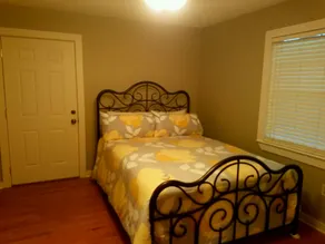 Cozy 5-Acre Cabin • 5G WiFi • 30 Min to Island - Image 4