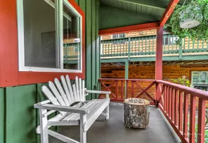 Pine Cottage @ Magnolia Streamside Resort - Image 3