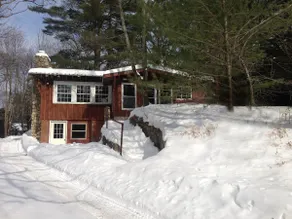 Hideaway next to the woods & 5 min walk to town! - Image 5
