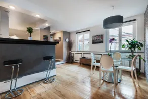 Modern flat by the Cathedrale - Image 2