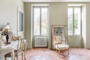 Beautiful home with old-world charm - Image 5