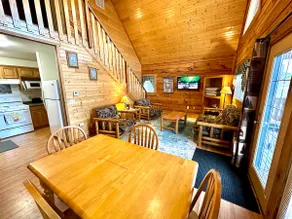 Cheerful 305 Hilltop Cabin near 3 Bears & Trails - Image 5