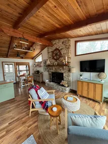 Pet-Friendly, Cozy Cottage in Northern Door County - Image 5