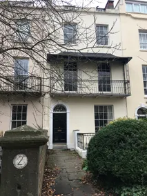 Gorgeous 2 bedroom apartment in City Centre - Image 2
