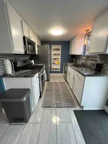 Spacious 3BR Townhome-Easy Mountain & City Access. - Image 2