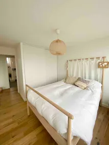 Light-filled appartment w terrace, close to Paris - Image 3