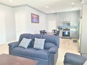 High Ceiling*2-levels Home*5 miles to Disneyland - Image 2