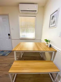 Basic 2BR Apt, 10 Mins to Downtown - Image 2