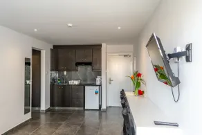 A. Maos superior one-bedroom apartment - Image 3
