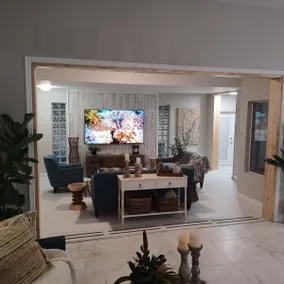 Vero Beach By Beach 8 Beds 2800 Sq Ft 11 Person Huge House Vaulted Ceilings - Image 5