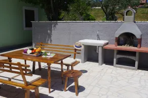 Apartment Jadranka with pool and magnificent view - Image 2