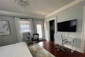 C&J Signature Stays Downtown Apartment - Image 3