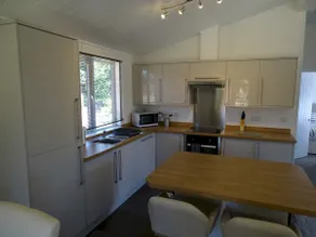 Luxury 2 Bedroom Lodge (sleeps 5) - Image 3