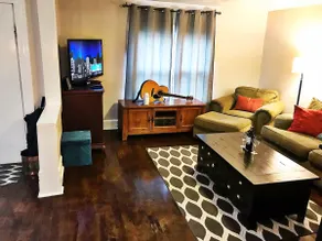 Victorian W. Nashville apartment. great location! - Image 2