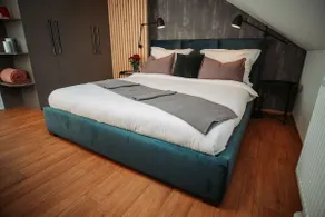 Luxury Oasis, Sauna, AC and Free Parking - Image 5