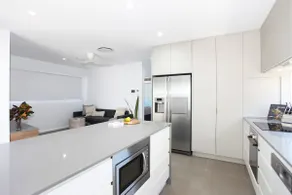 Beachfront Guesthouse - Image 3