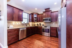 Hillcrest 4br 6 bed, last minute ok, 75” Qled TV!! - Image 2