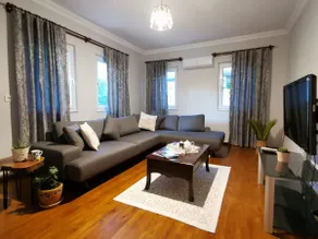 House with garden in Göcek center - Image 3