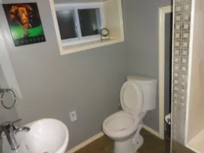 Luxurious one bedroom apartment in a quiet area. - Image 2